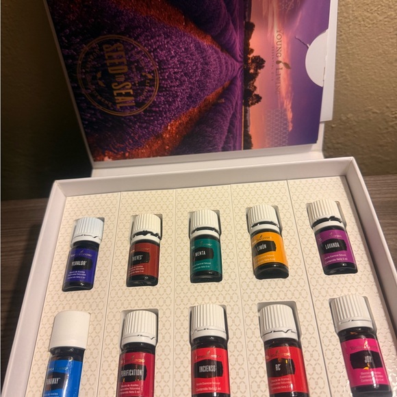 Young Living Gold and Cream Essential Oils Packaging - Picture 2 of 3